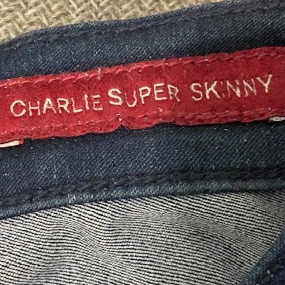LUCKY BRAND * Charlie Super Skinny * DARK WASH Stretch JEANS * super soft 0 / 25 - Picture 8 of 9